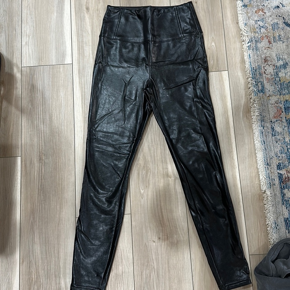 Leather leggings